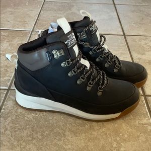 BRAND NEW Back2Berkeley North face hiking boots